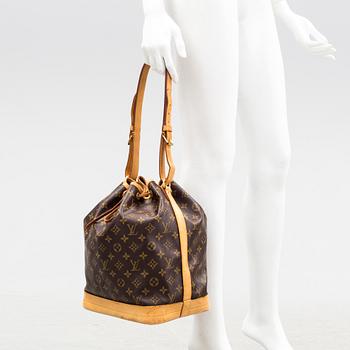 Handbag "Noé" by Louis Vuitton.