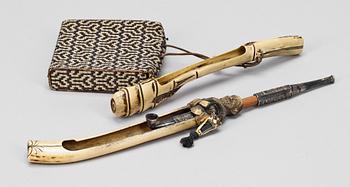 TOBAKSPUNG, textil samt ben, Meiji, Japan.