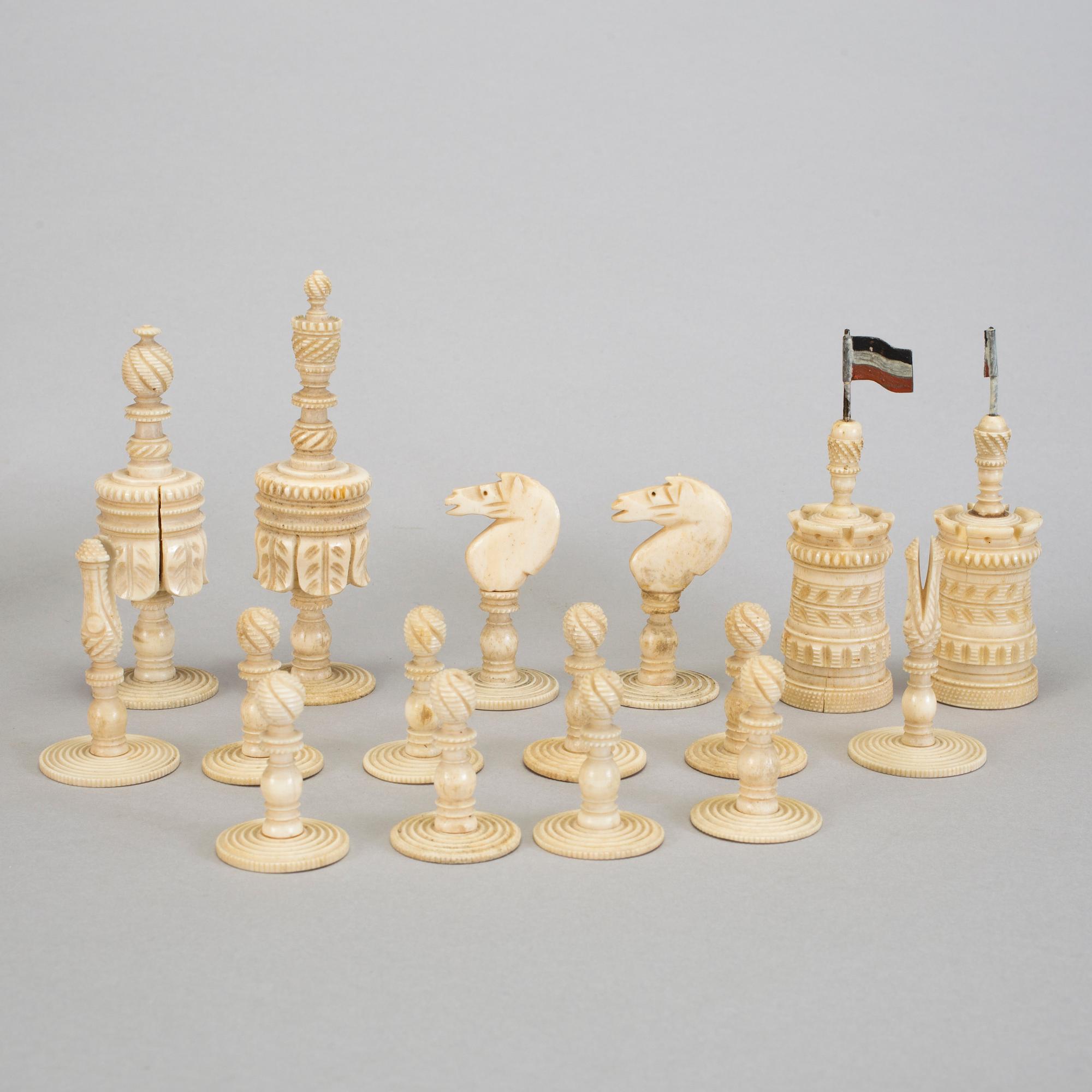 A Barleycorn chess set, 32 pieces.