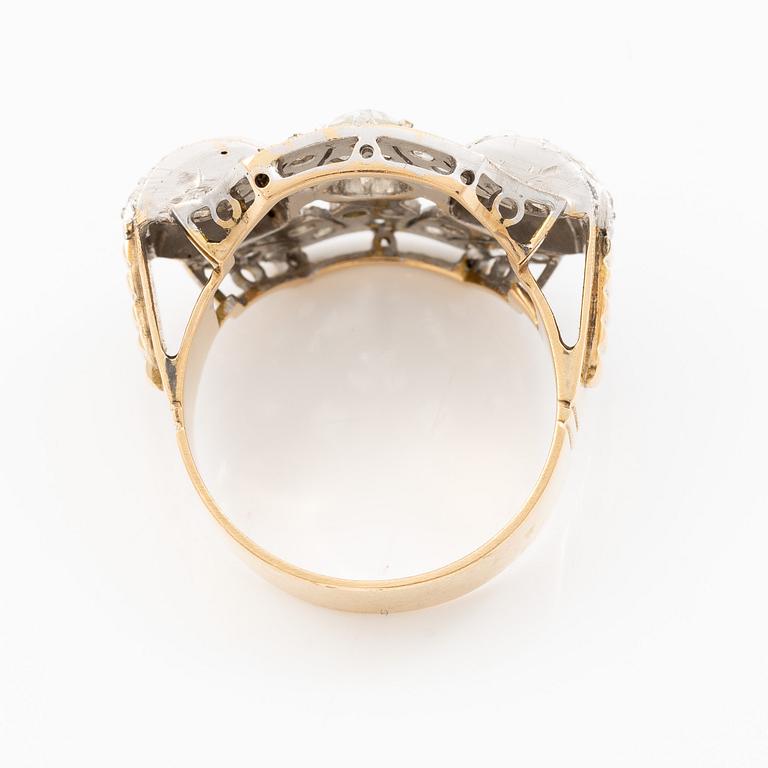 Ring 18K guld och platina med gammalslipad diamant och rosenslipade diamanter.