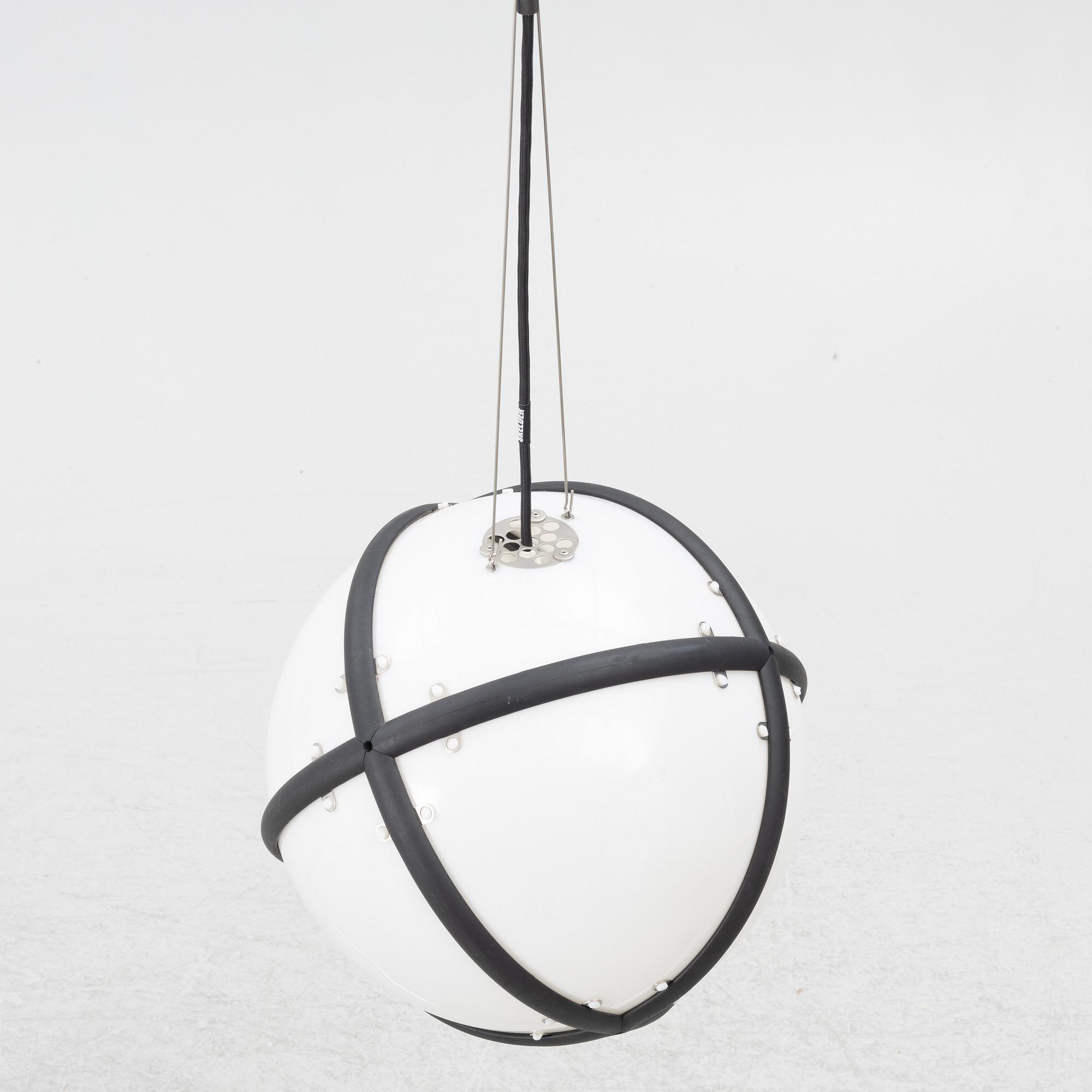 Lars Englund, taklampa, "Skelder", Skelder AB, efter 1993-94.