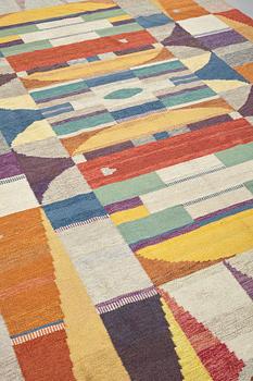 A CARPET, flat weave, ca 449 x 242,5 cm, signed MG, dated 1969.