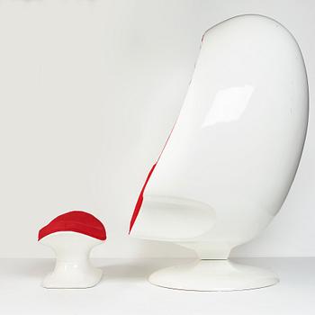 LEE WEST, "Egg Chair" fåtölj med fotpall, Lee West Inc. USA 1970-tal.