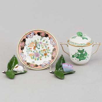 SAMLING PORSLIN, 12 delar, Herend, Ungern, 1900-talets andra hälft.