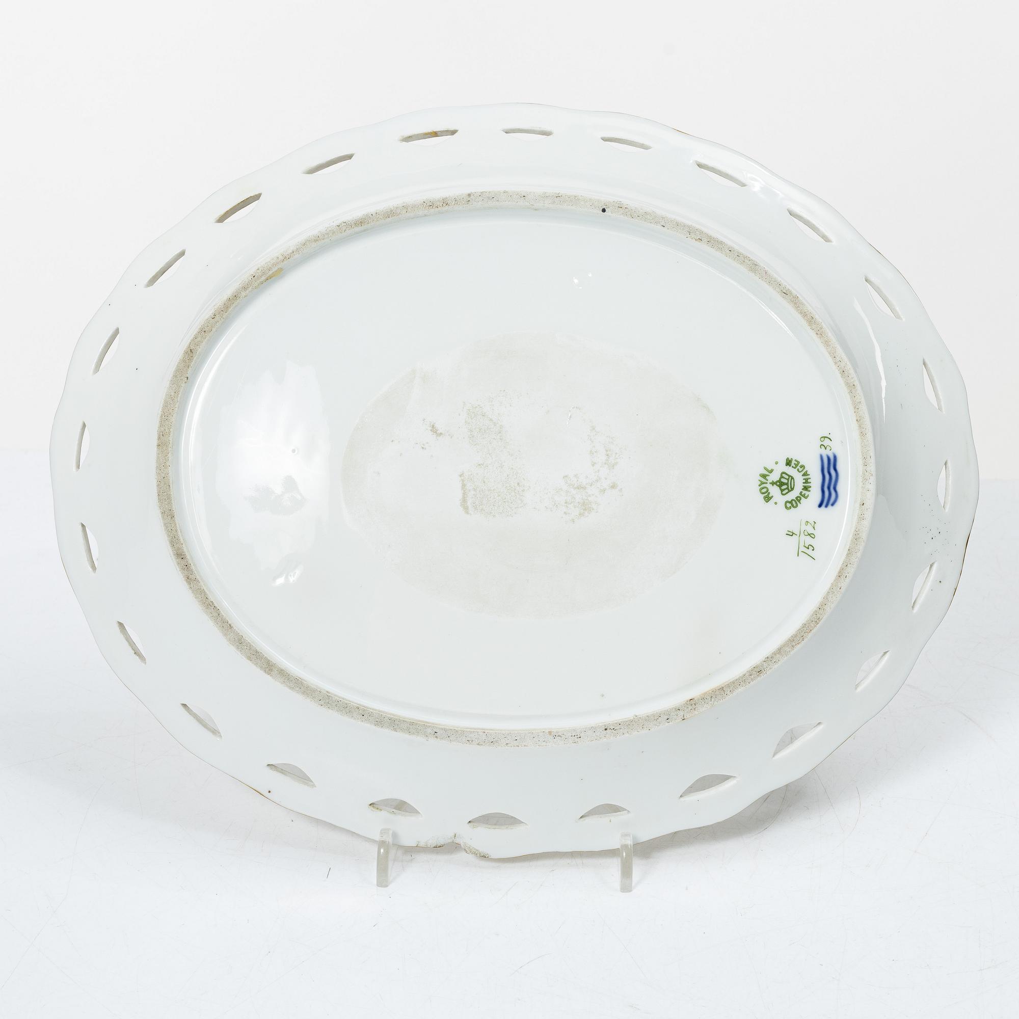Royal Copenhagen, a lattice bowl and stand, 'Saxon Flower', Denmark, 1889-1922.