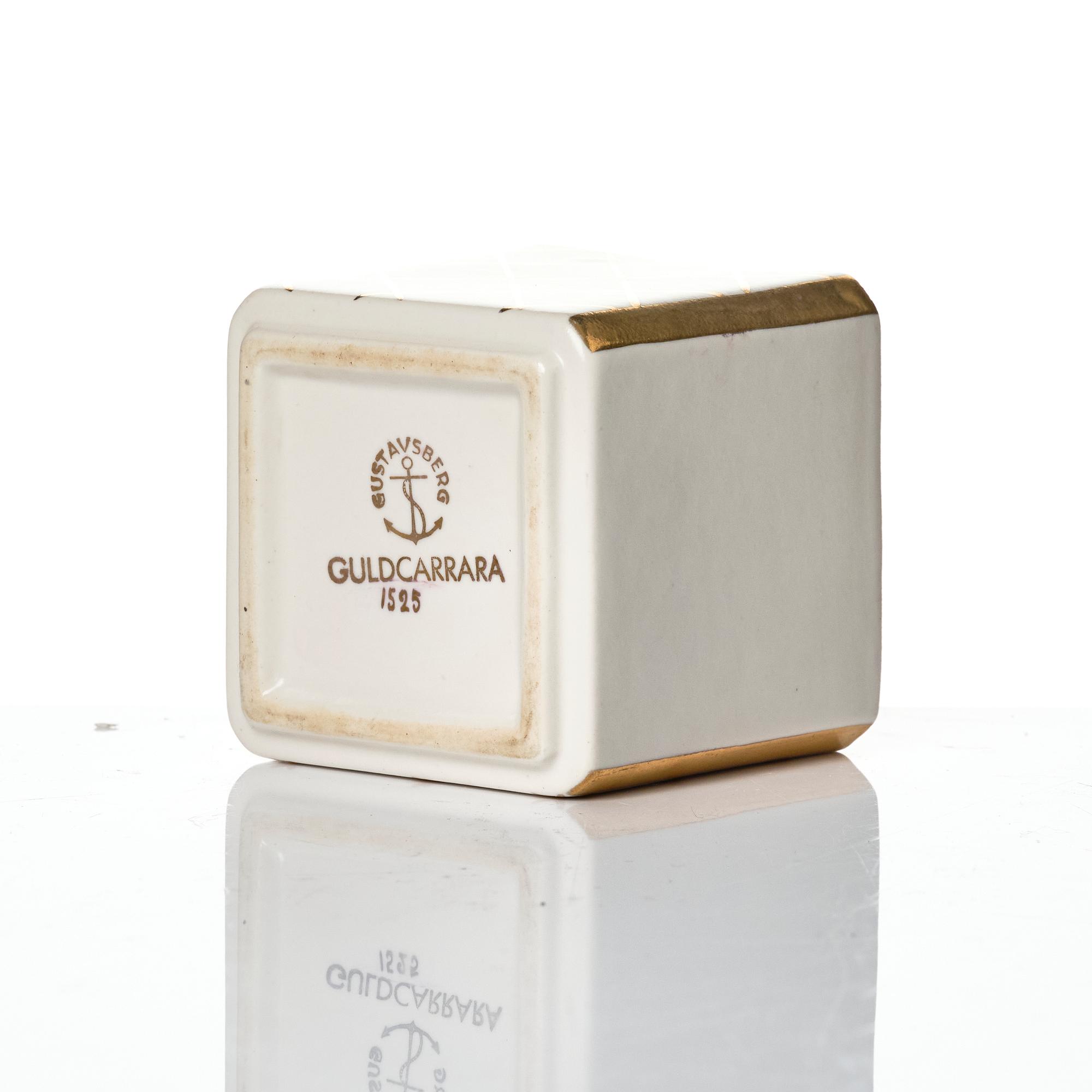 Wilhelm Kåge, 15 pieces of "Carrara" and "Gold Carrara" stoneware dishes, Gustavsberg, Sweden, 1930s/40s.