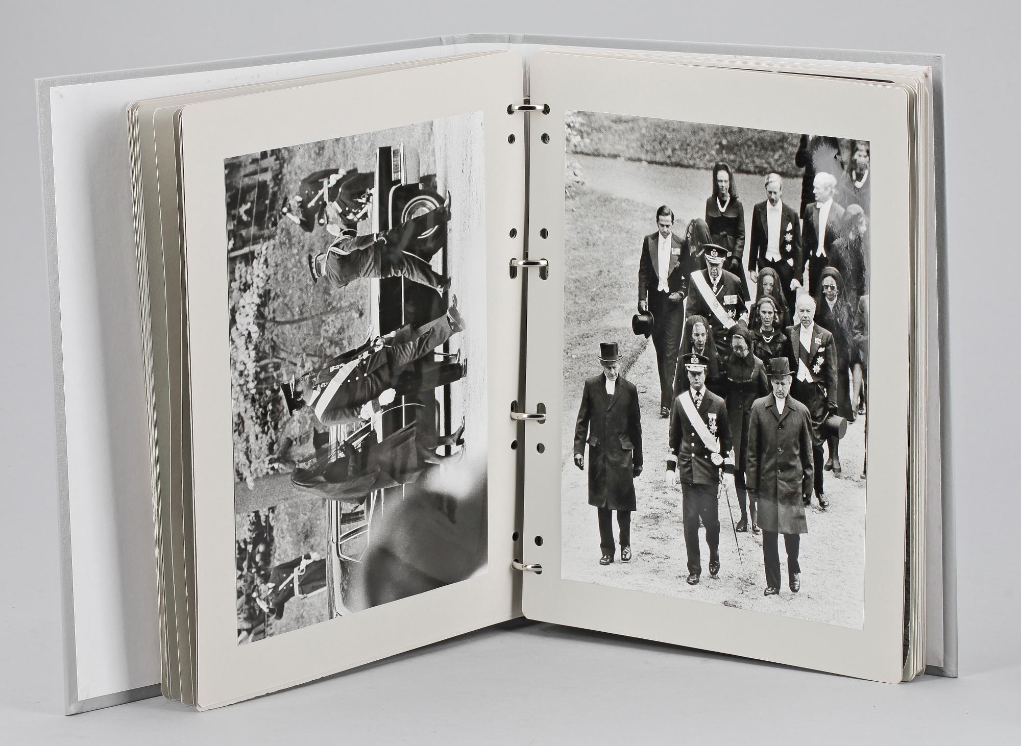 ALBUM 3 st MED KUNGLIGA FOTOGRAFIER, några sign av hovfotografen Bergne. Sverige sent 1950-tal till runt 1973.