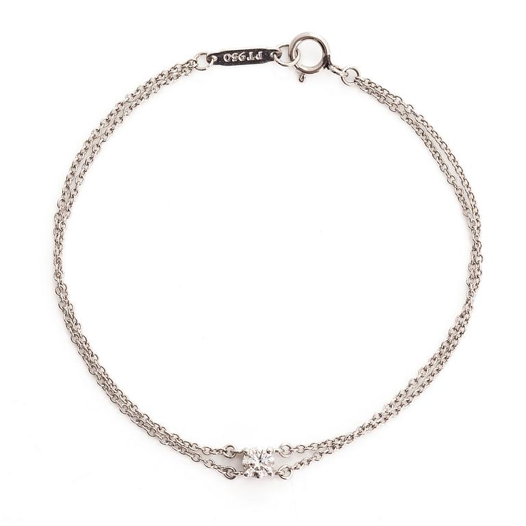 Tiffany & Co, rannekoru, platinaa ja briljanttihiottu timantti.