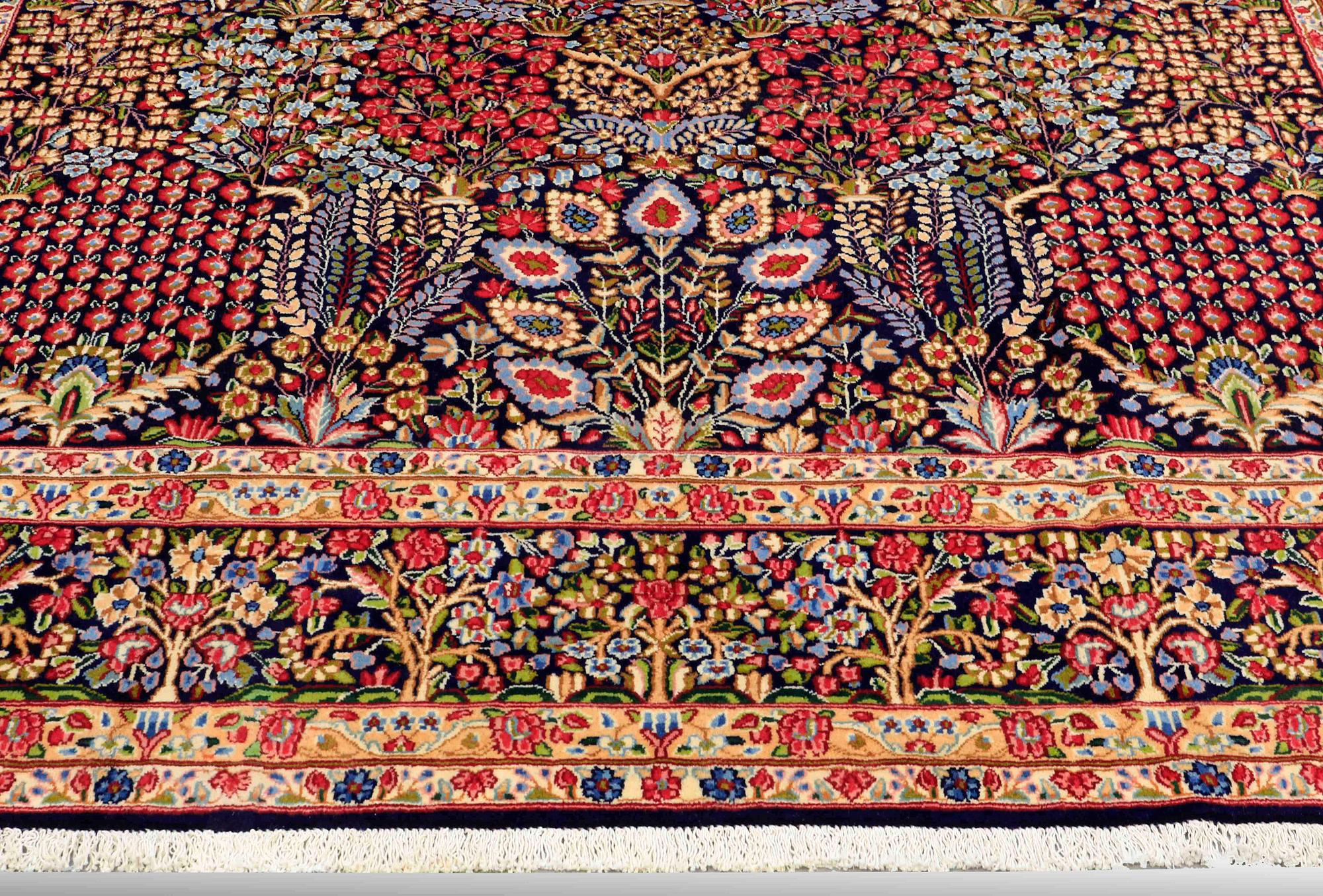 A CARPET, Kerman, ca 410 x 300 cm.