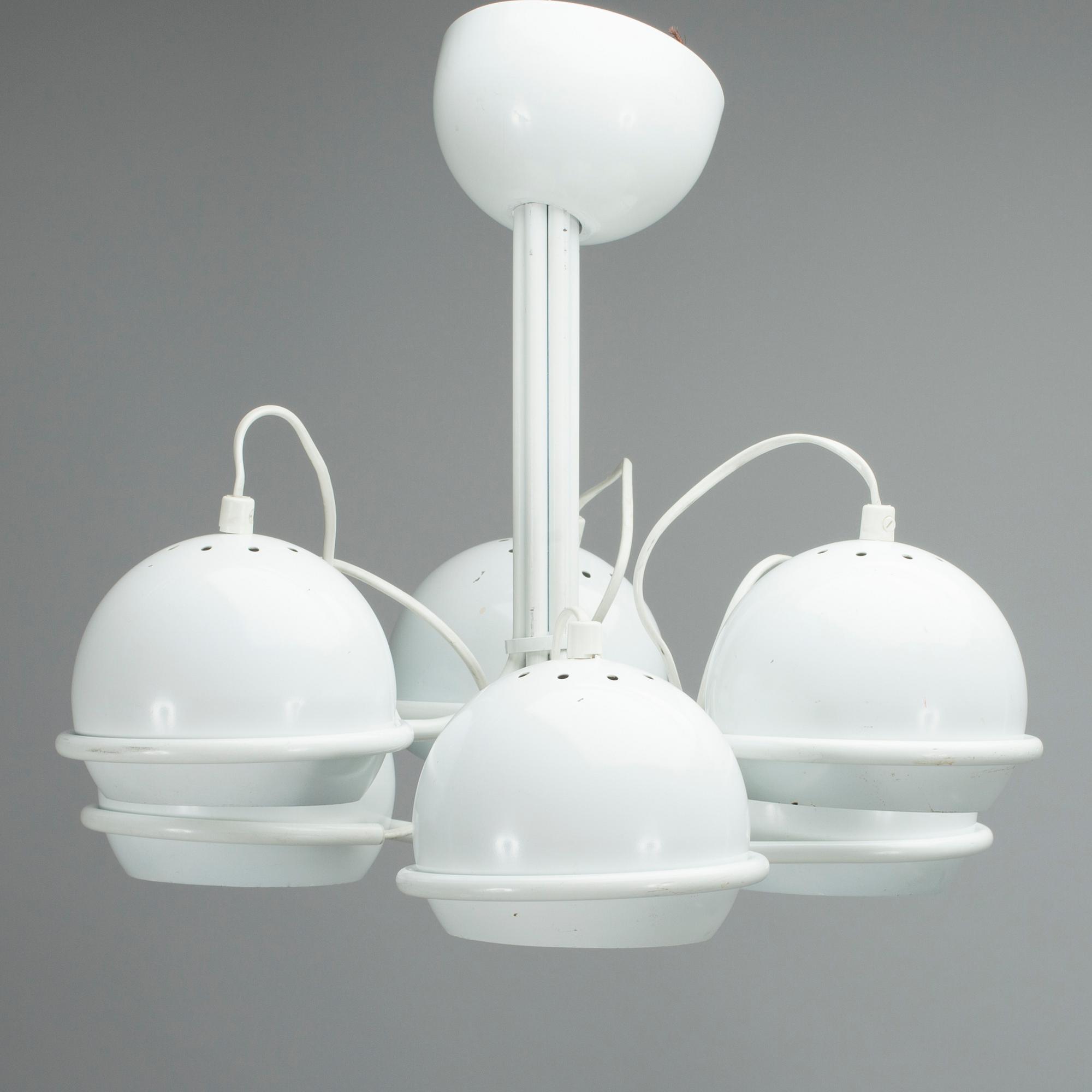 TAKLAMPA, 1900-talets senare hälft, höjd 35 cm.