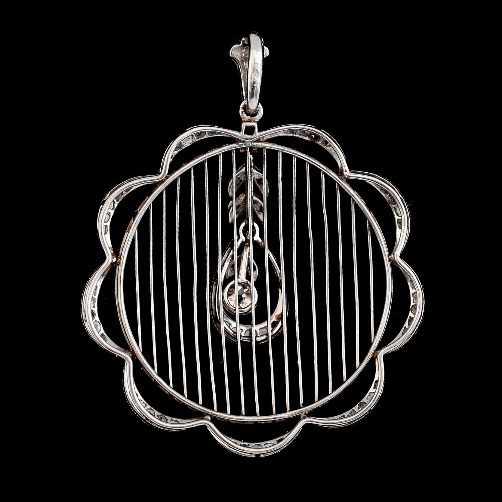HÄNGE, 18K vitguld, diamanter, 1900-talets första hälft. Vikt ca 6 g.