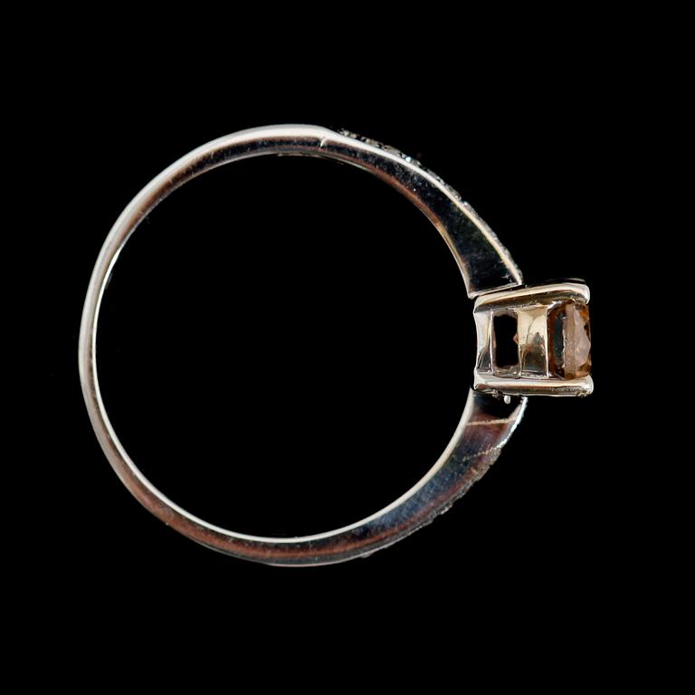 RING, 14 k vitguld, briljantslipade diamanter tot ca 0.54 ct.