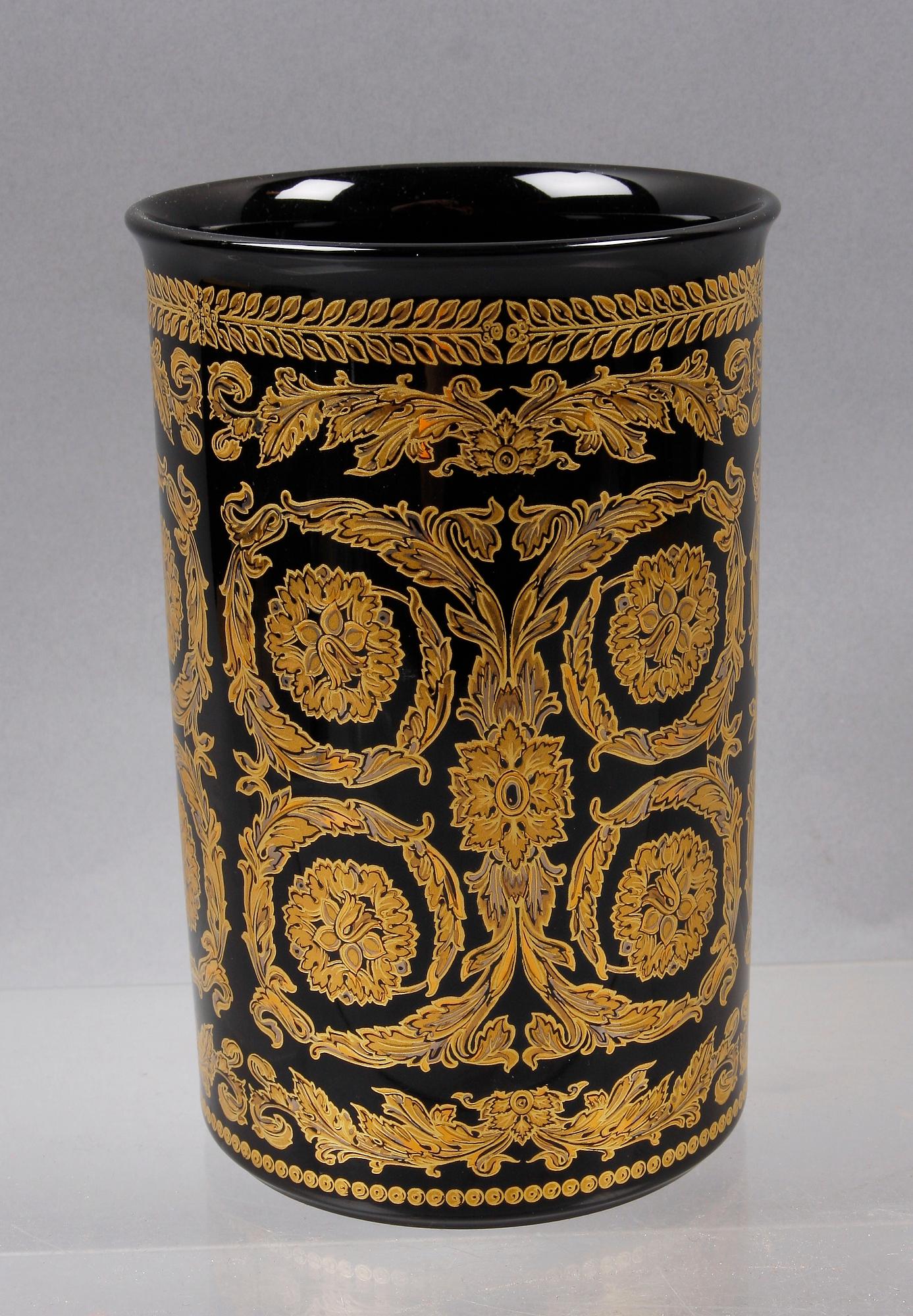 VAS, porslin. Versace för Rosenthal.