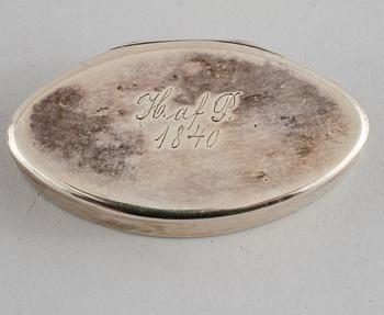 DOSOR, 2 st, silver, Stockholm respektive Uppsala 1792 och 1811. Vikt 205.