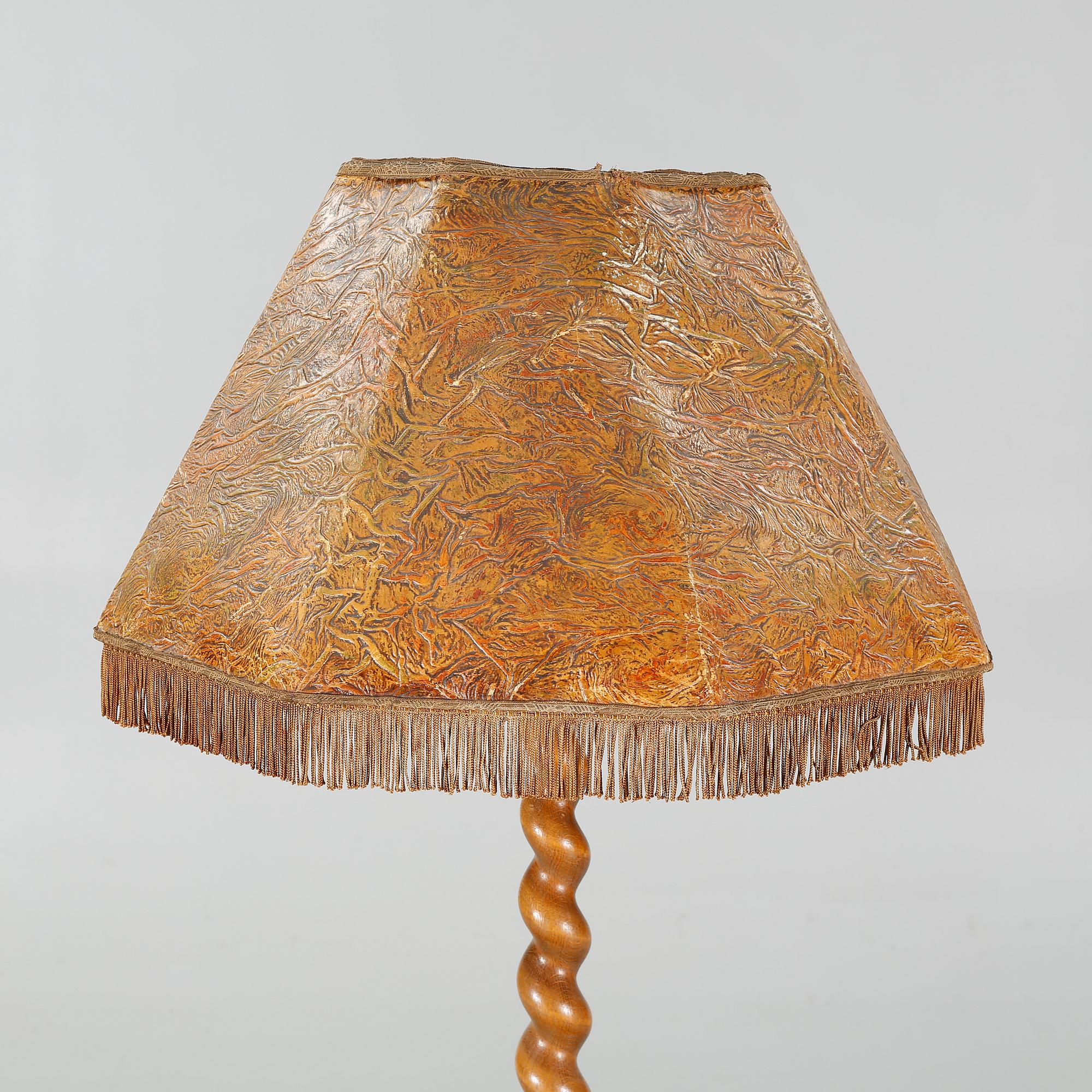 BORD MED LAMPA, 1900-tal.