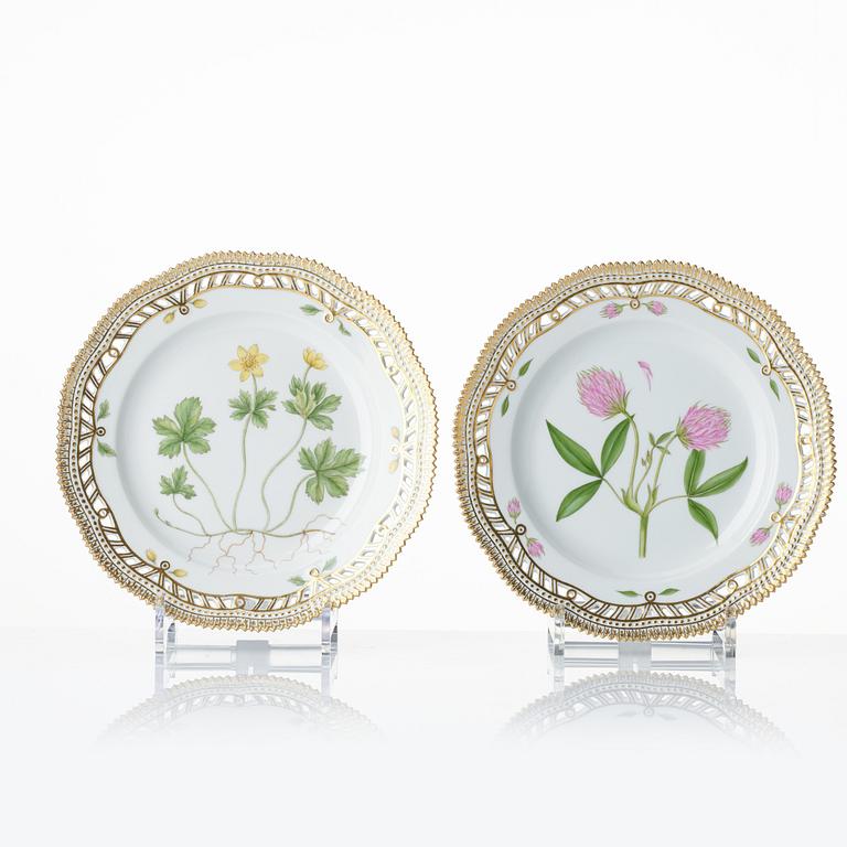 A set of six Royal Copenhagen 'Flora Danica' dessert dishes, Denmark, 20th century.