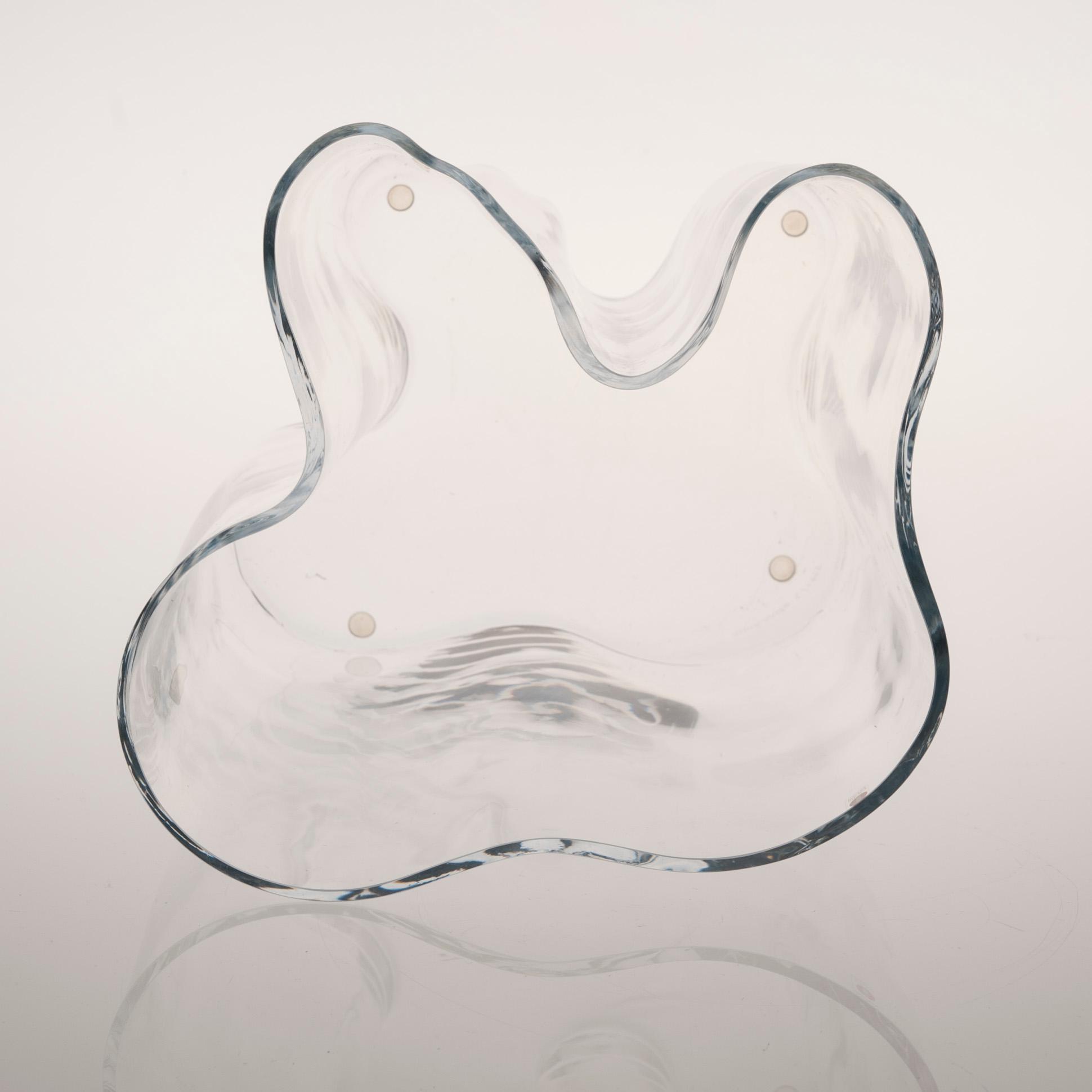 VAS, glas, signerad och numrerad ALVAR AALTO 2/1998. Iittala Finland 1970-tal.