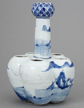 TULPANVAS, porslin, Kangxis märke, 1900-tal.