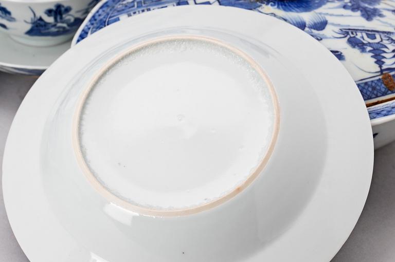 SERVIS, 87 delar, kompaniporslin, Jiaqing 1796-1820.