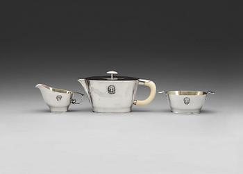 335. A Wolter Gahn three pcs silver tea service, executed by Karl Wojtech, Stockholm 1925.