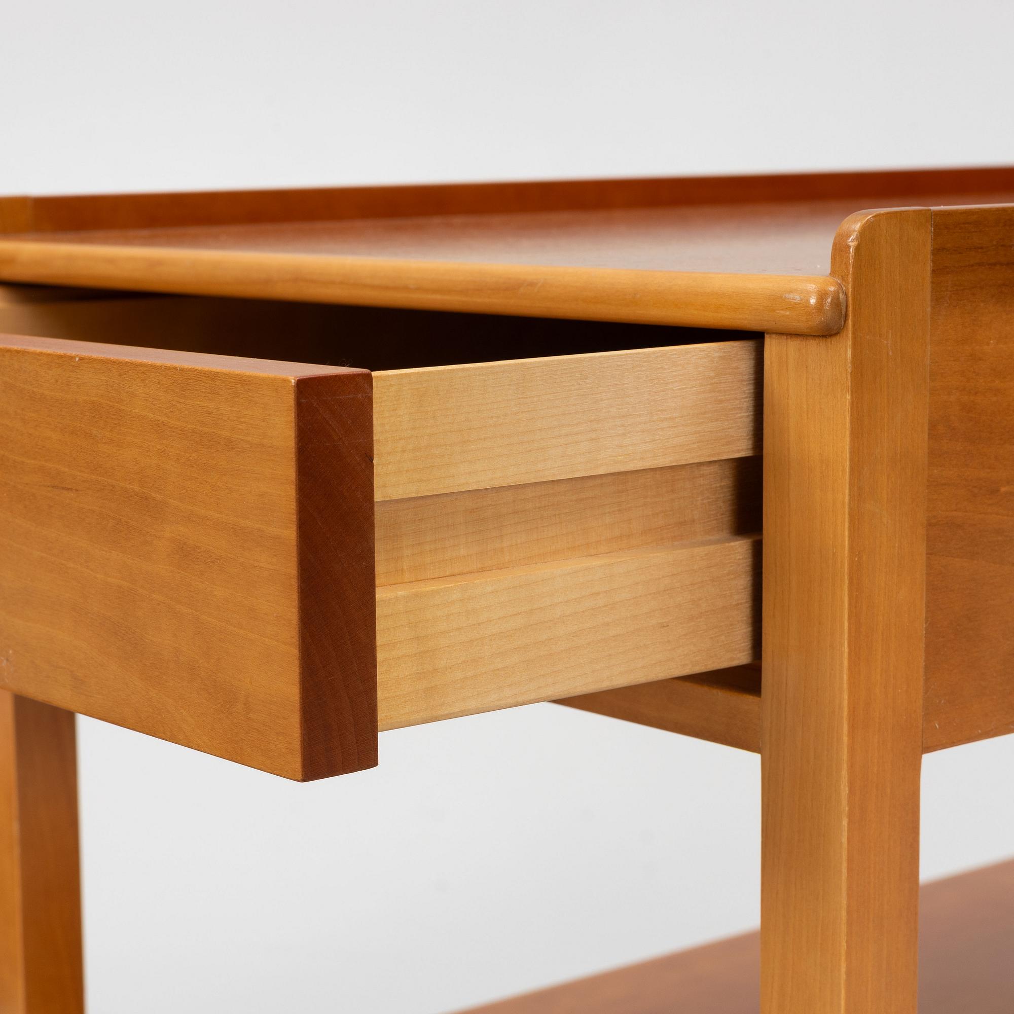 Josef Frank, a pair of model 914 bedside tables, Firma Svenskt Tenn, after 1985.