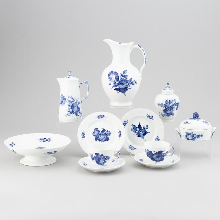 Royal Copenhagen, a part 'Blå Blomst' coffee service, Denmark (40 pieces).