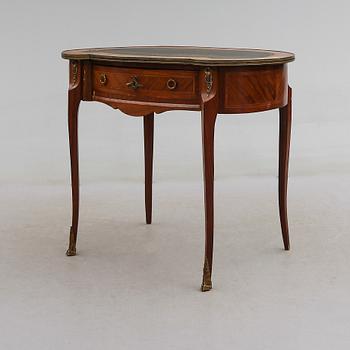 DAMSKRIVBORD, Frankrike, 1900-talets början.