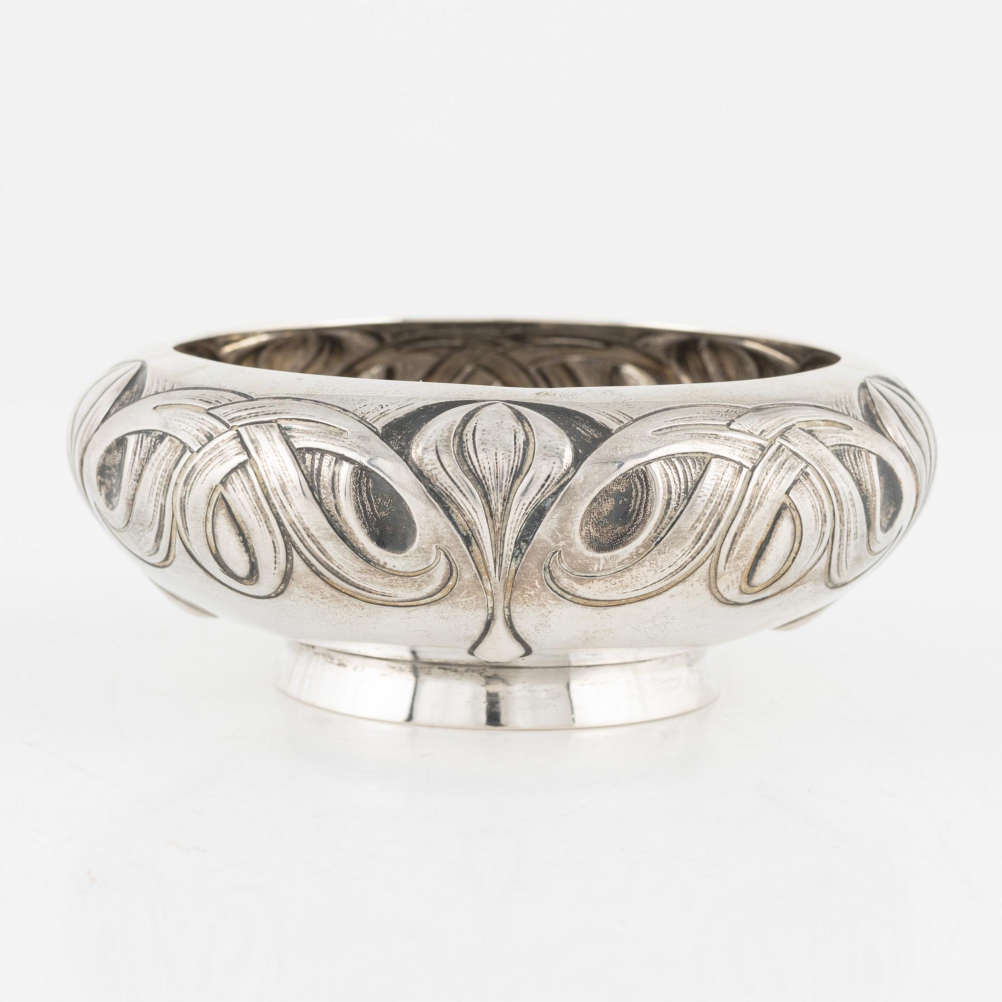 A Norwegian Art Nouveau Silver Bowl, mark of Marius Hammer, Trondheim early 20th century.