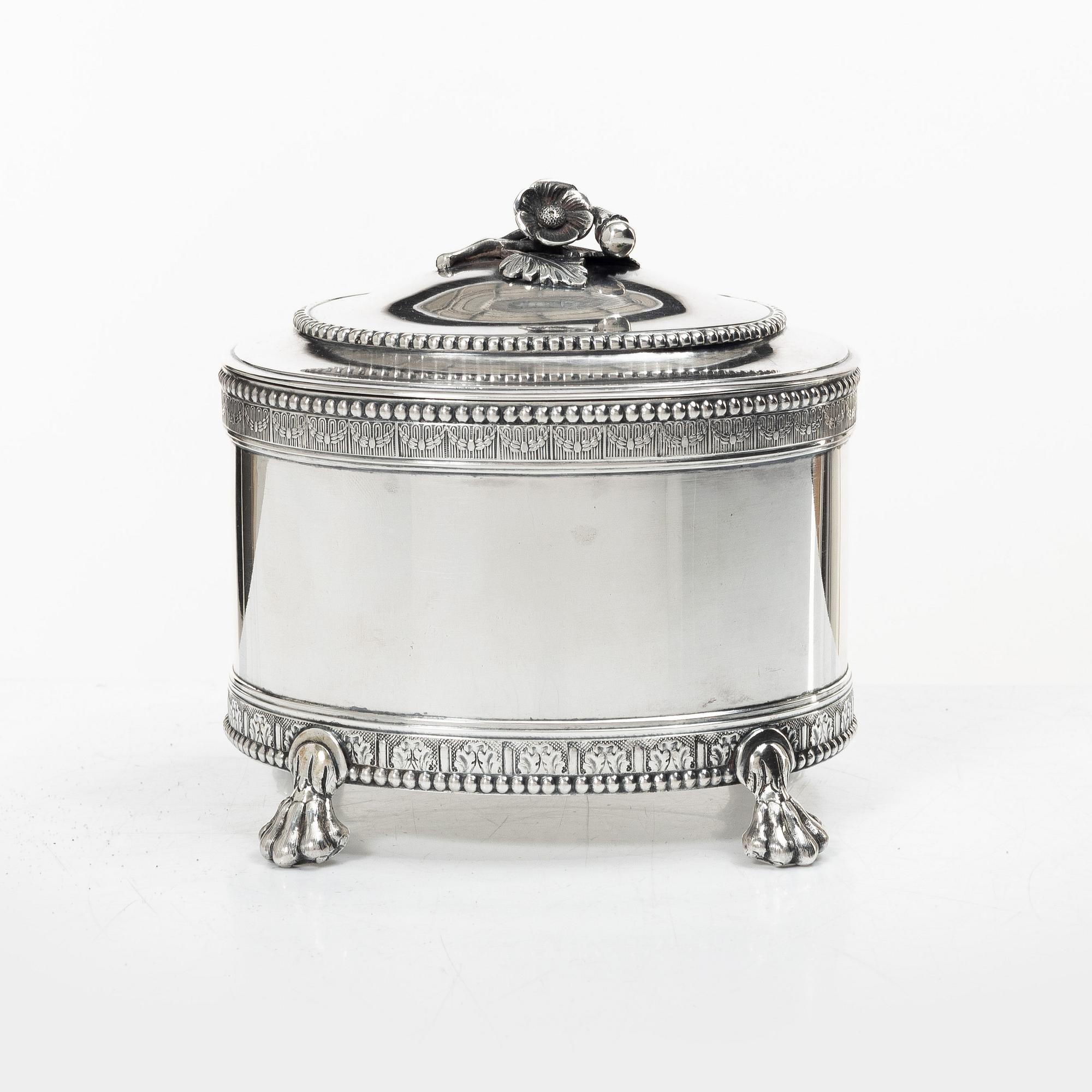 A Swedish parcel gilt silver sugar box, mark of GA Dahlgren, Malmö 1945.