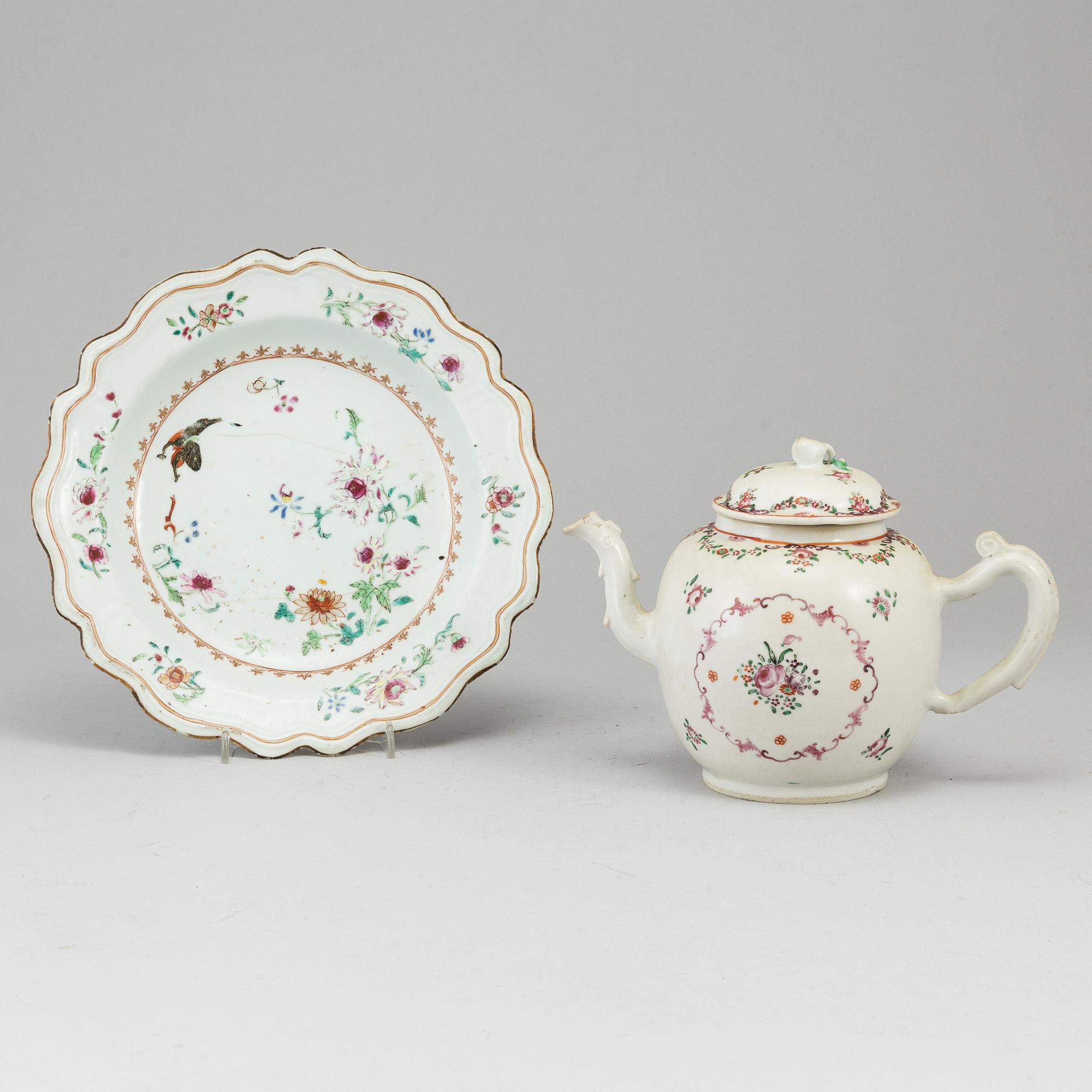 A famille rose teapot with cover and a dish, Qing dynasty, Qianlong (1736-95).