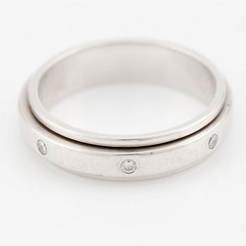 Piaget, ring, 18K vitguld med små briljantslipade diamanter.