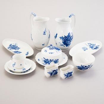 ROYAL COPENHAGEN, A 40-piece set of 'Blå Blomst" tablewear, second half of the 20th century.