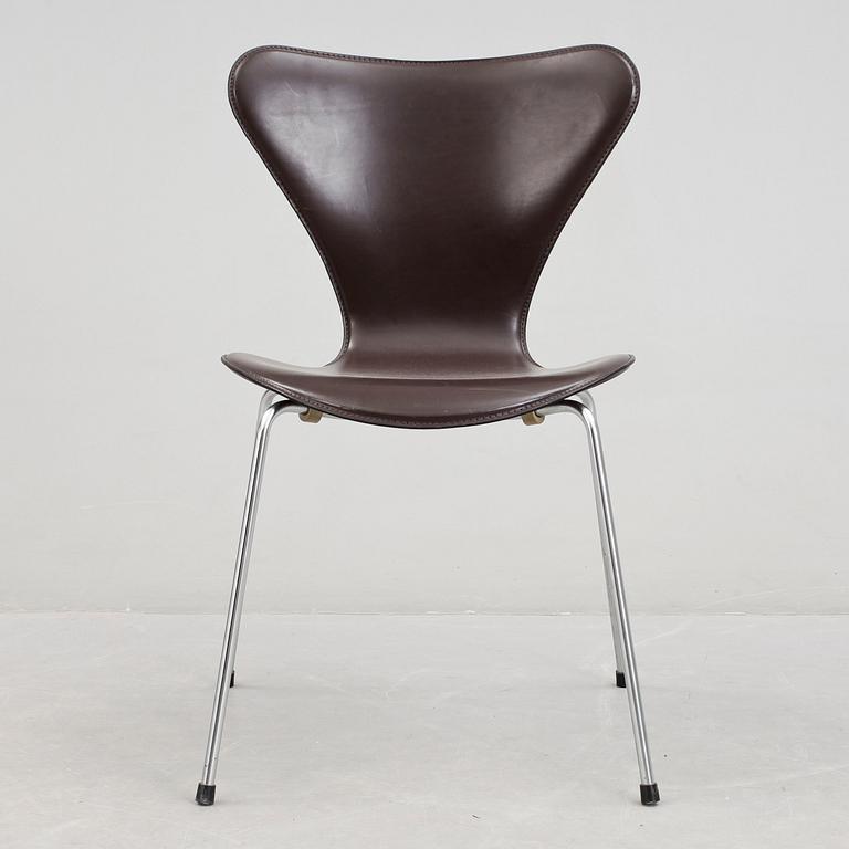 STOL, "Sjuan", Arne Jacobsen, Fritz Hansen, formgiven 1955.