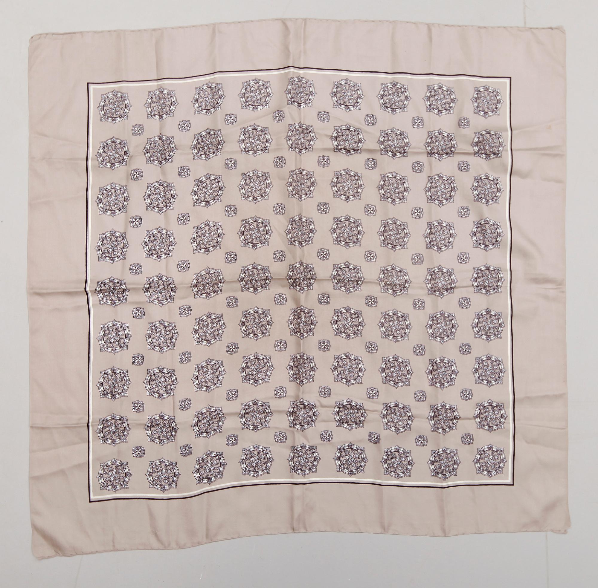 SCARVES, 11 st, silke.