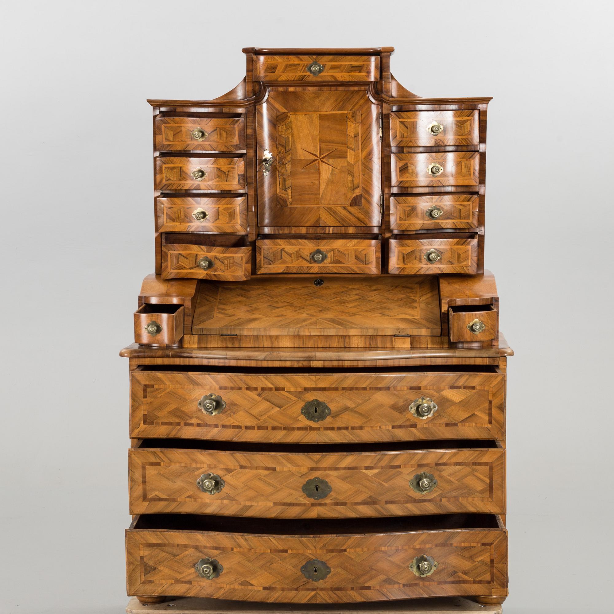 A 18:th century cabinet.