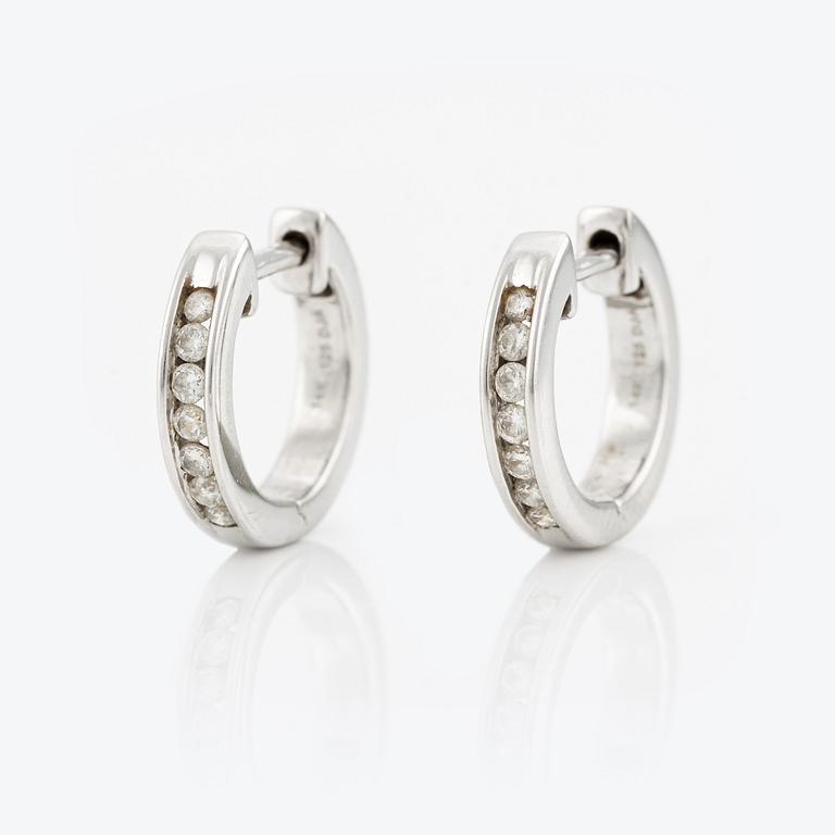 Hoop earrings, 14K white gold with brilliant-cut diamonds.