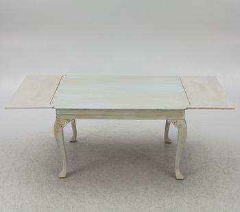 Dining table, Rococo style, first half of the 20th century.