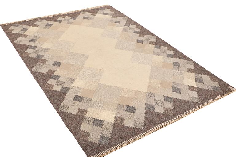 Brita Svefors, matta, rölakan, signerad S, ca. 286 x 194 cm.