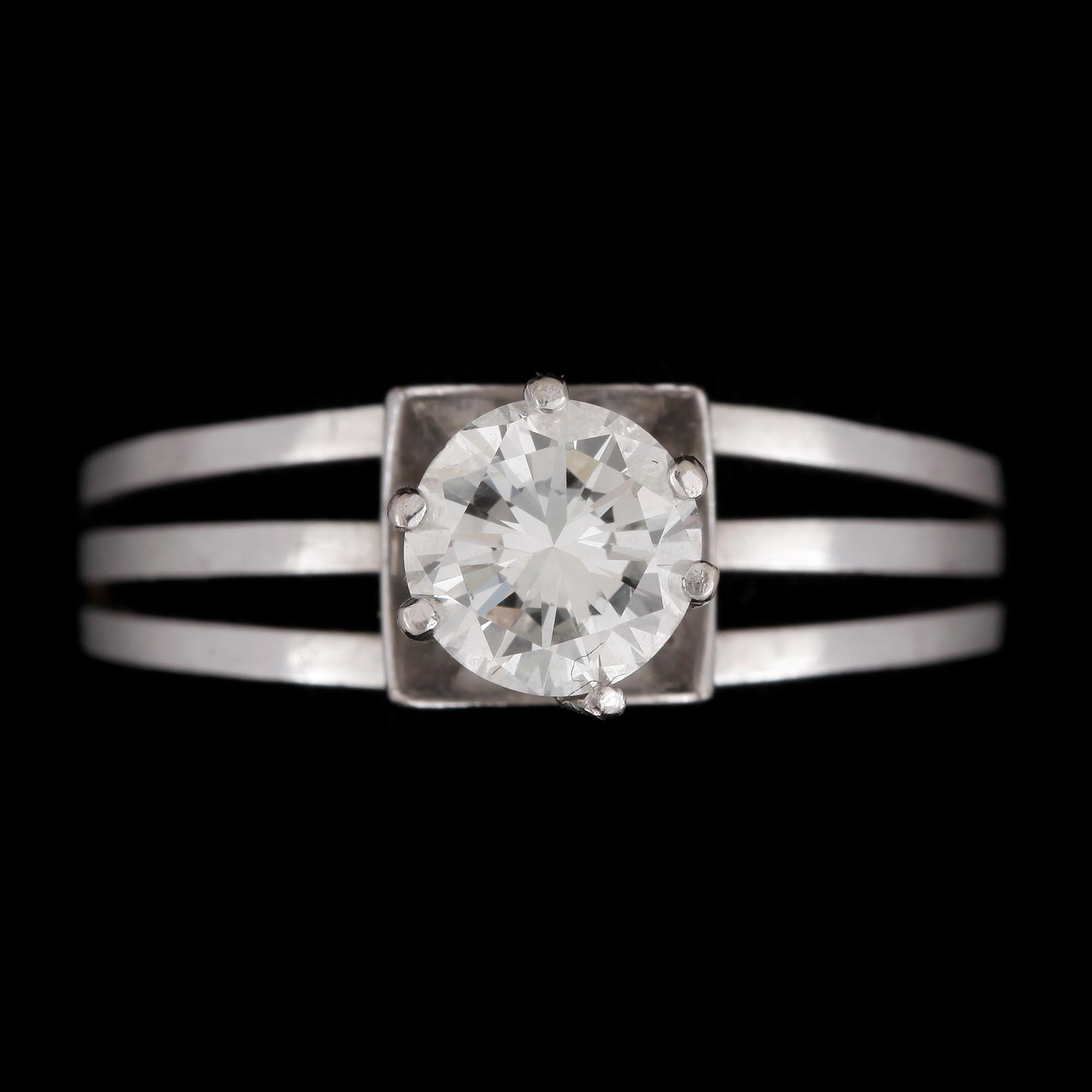 RING, 18k vitguld med briljantslipad diamant ca0,98ct. Vikt 6g.