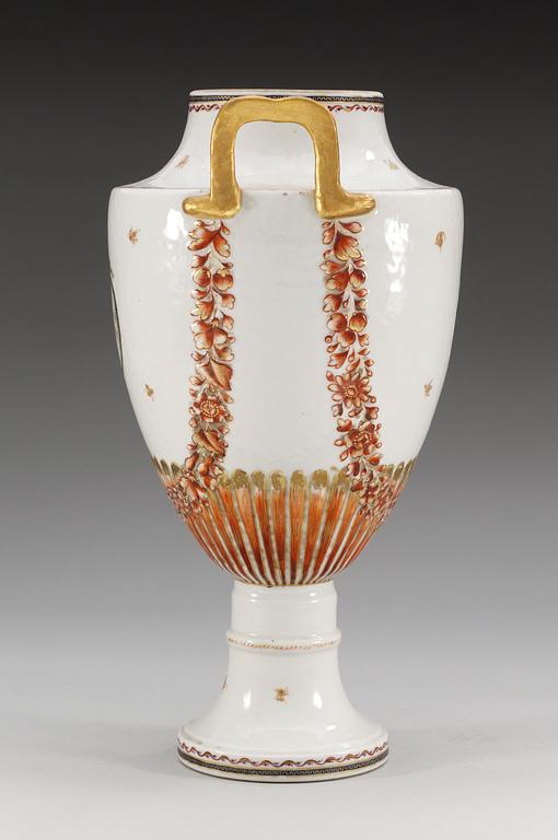 VAS, porslin. Qing dynastin, Jiaqing (1796-1820).