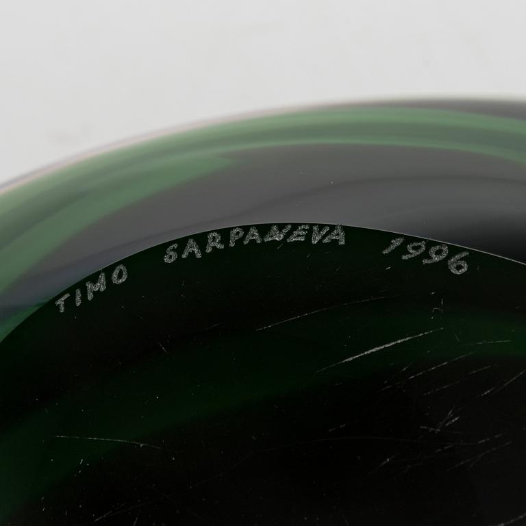 Timo Sarpaneva, a 'Sleeping bird' sculpture signed Timo Sarpaneva 1996. Nuutajärvi glass factory.