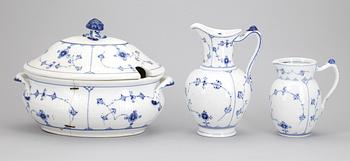 MATSERVIS, 43 delar, porslin, Musselmalet, Royal Copenhagen, 1900-tal.