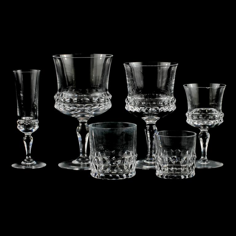 GLASSERVIS, 88 delar, "Silvia", Ingeborg Lundin, Orrefors, 1900-talets andra hälft.