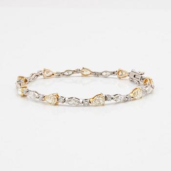 Armband, 18 k guld och vitguld med briljanter.