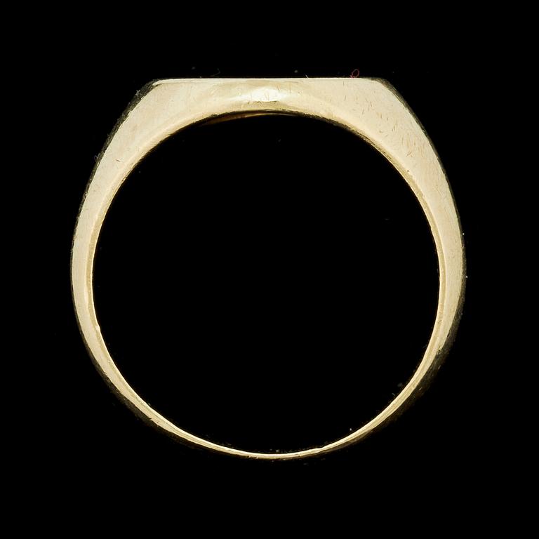 RING, 18 K guld, ostämplad. Vikt 18,6 g.