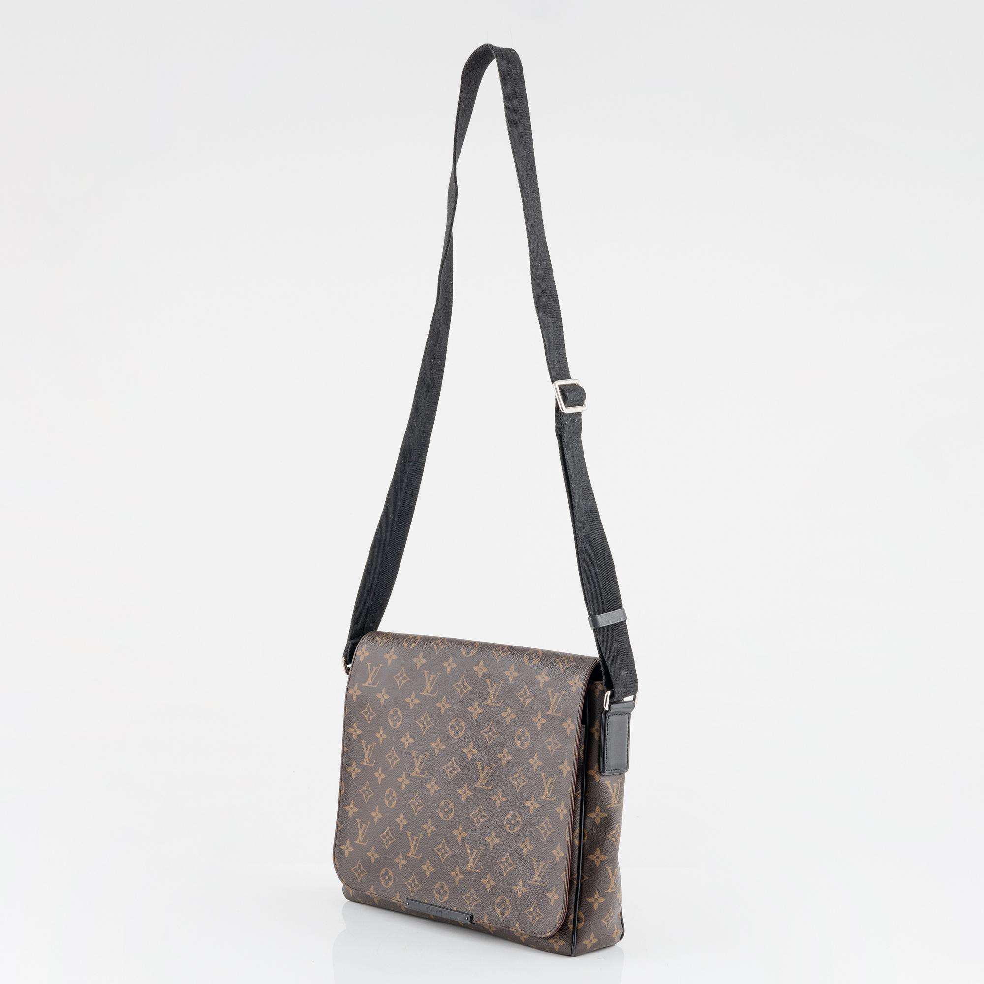 Louis Vuitton, a monogram canvas 'Beaubourg' cross body bag, 2016.