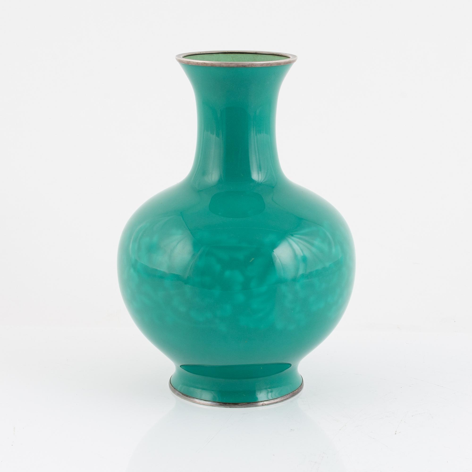 A turquoise Ando wireless cloisonné enamel vase, sealed with mark of the Ando Company, 20th century.