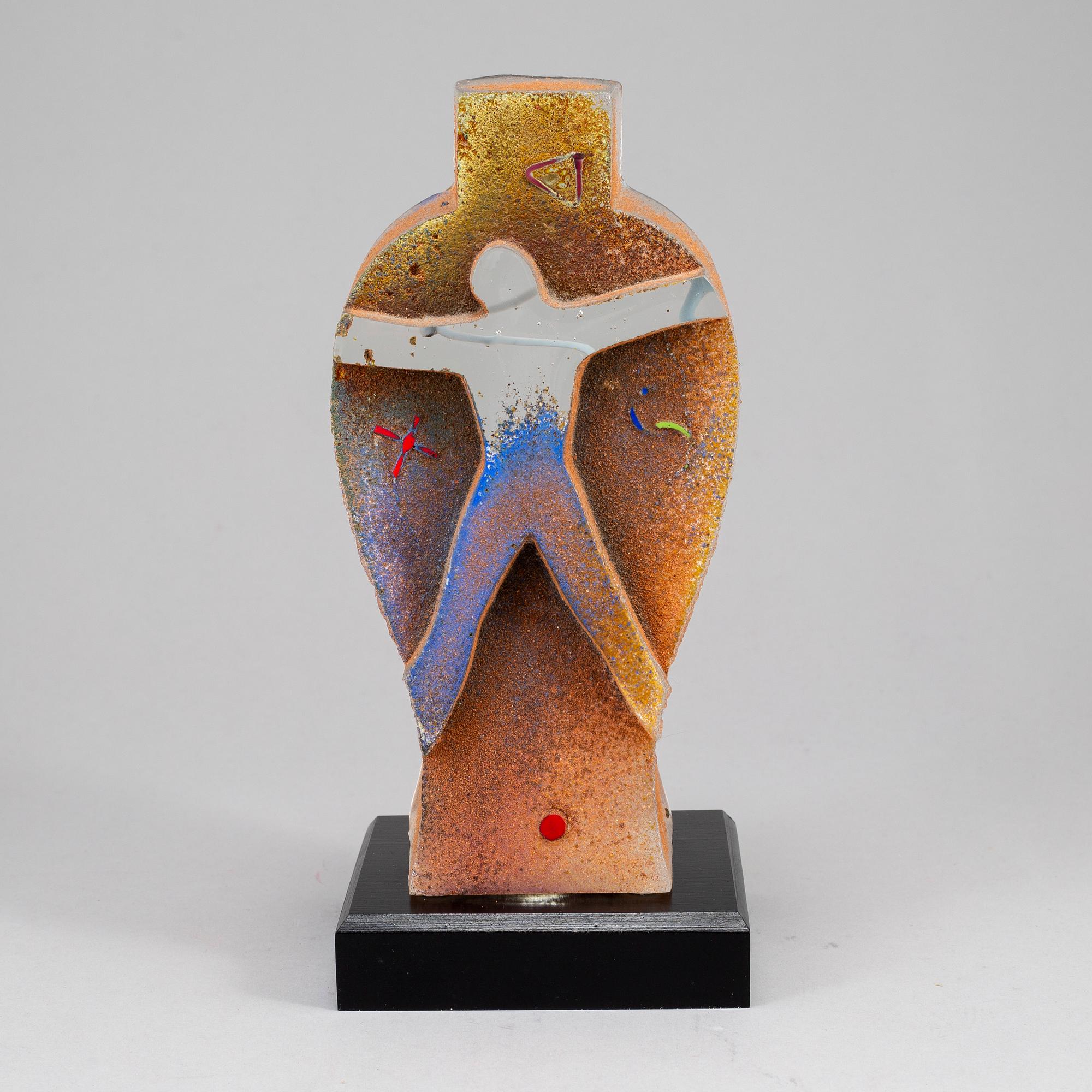 BERTIL VALLIEN, a glass sculptuire from Kosta Boda, numbered 22/55.