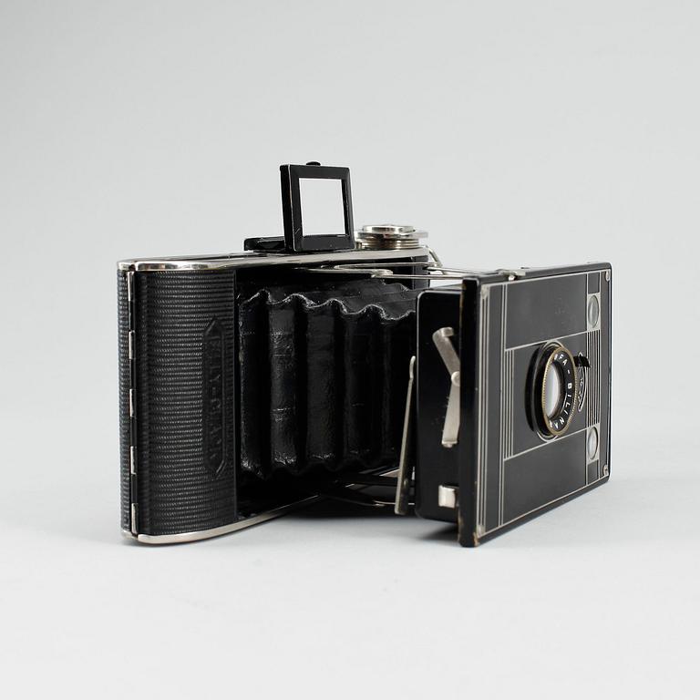 PARTI KAMEROR, 2 st, Nettel Sontheim a. Neckar, nr 168114 samt Agfa Billy Clack modell 74. Tyskland. 1920-1930-tal.