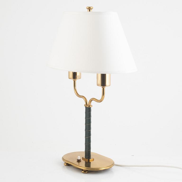 Josef Frank, bordslampa, Firma Svenskt Tenn, modell 2388.